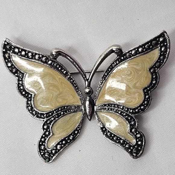Butterfly Cream Enamel & Marcasite Brooch Pin Silver Tone Costume Jewelry - Picture 1 of 3